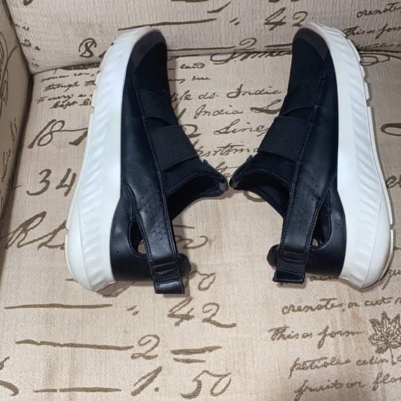 Ecco - Picture 4 of 15